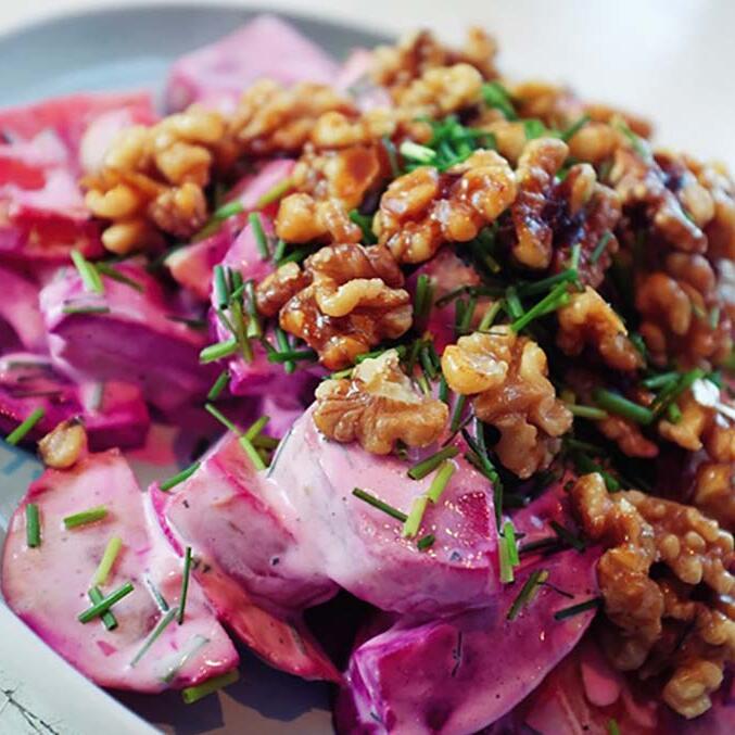 Ovnsbakte beter med yoghurtdressing
