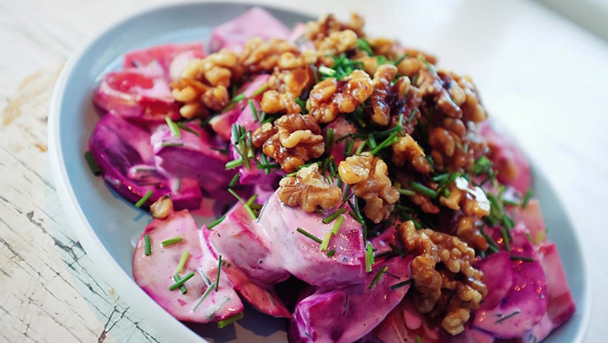 Ovnsbakte beter med yoghurtdressing