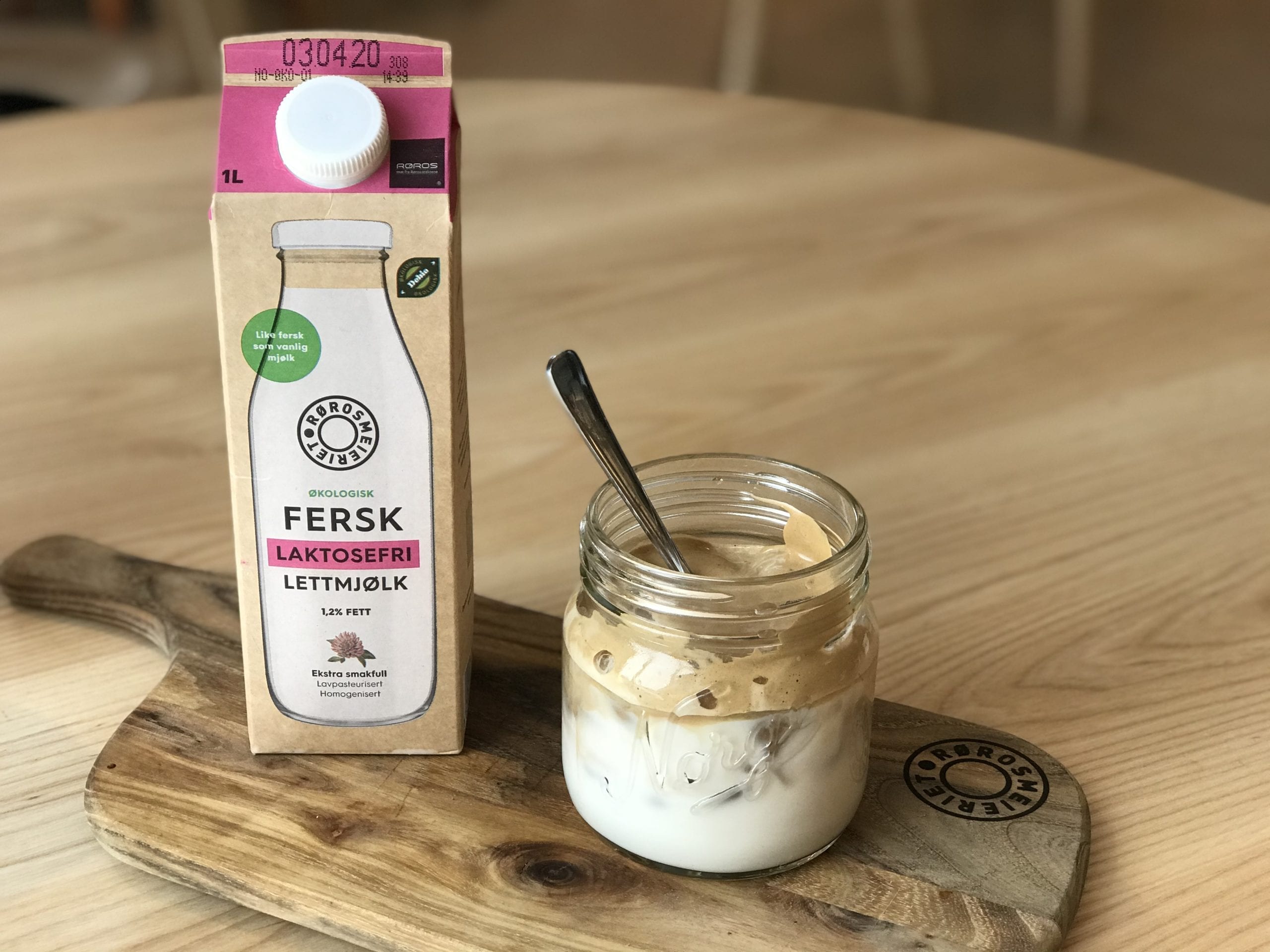 Dalgona med laktosefri lettmjølk fra Rørosmeieriet
